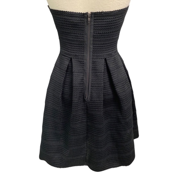 Honey Punch Black Strapless Box Pleats Dress Size Large NEW - Picture 3 of 7